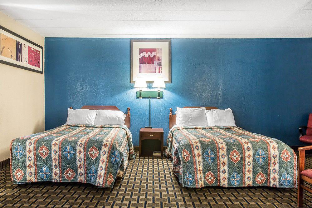 Econo Lodge Cranston - Providence Eksteriør bilde
