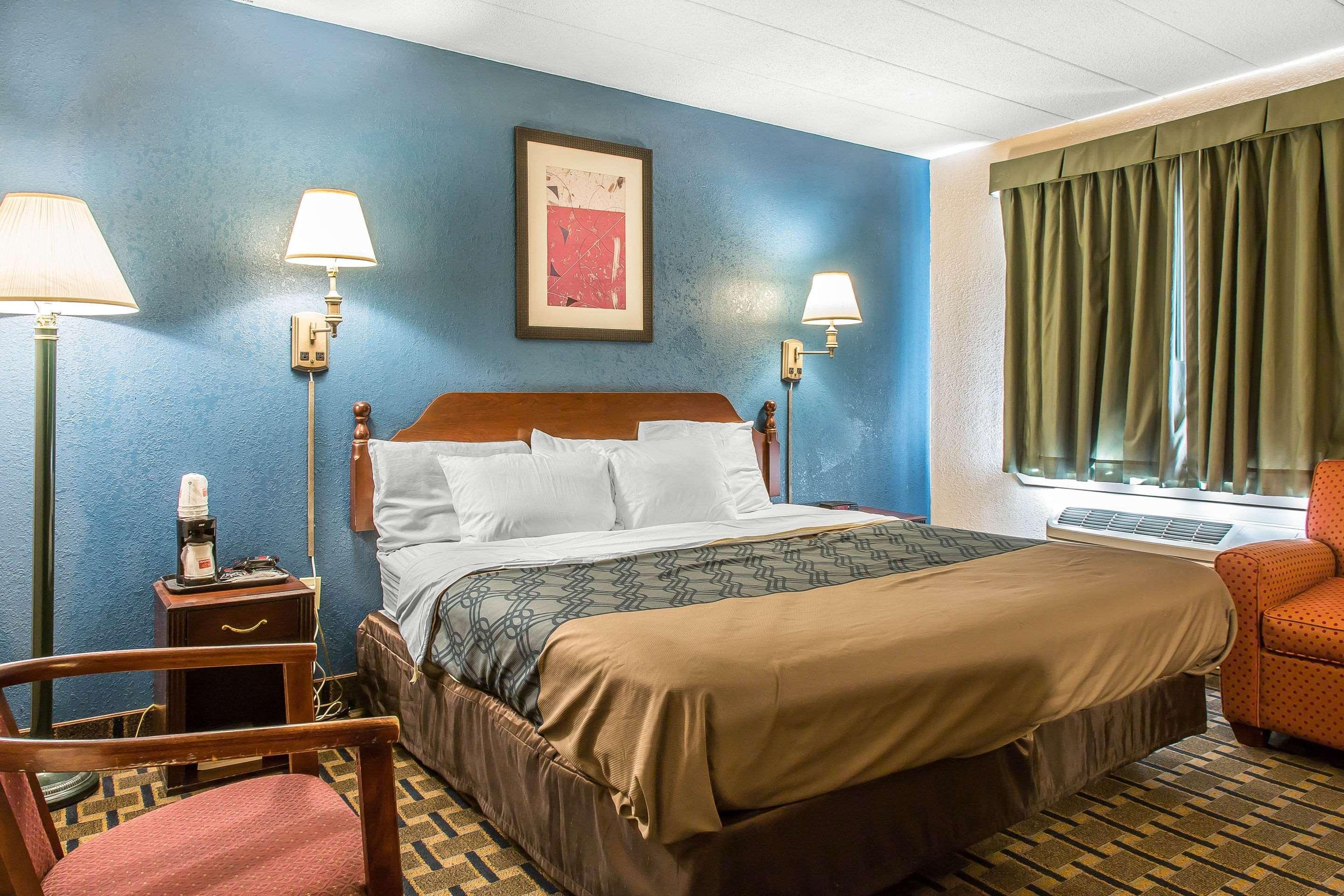 Econo Lodge Cranston - Providence Eksteriør bilde