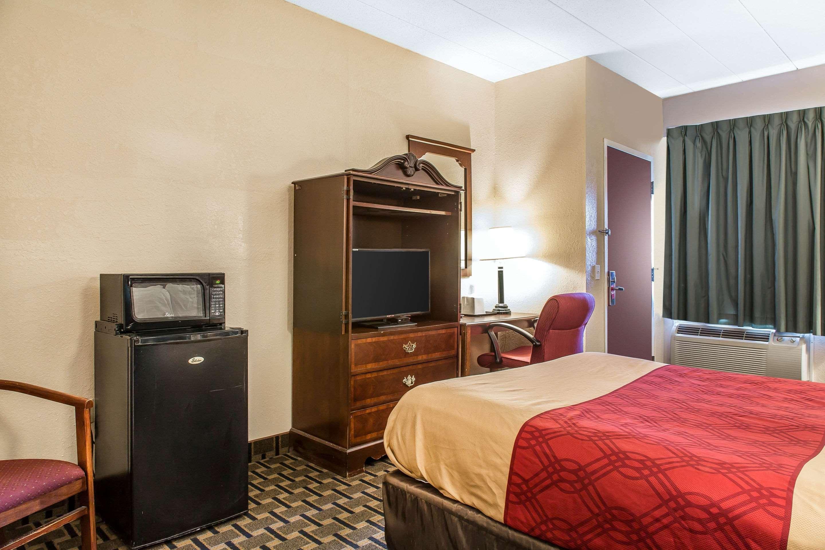 Econo Lodge Cranston - Providence Eksteriør bilde