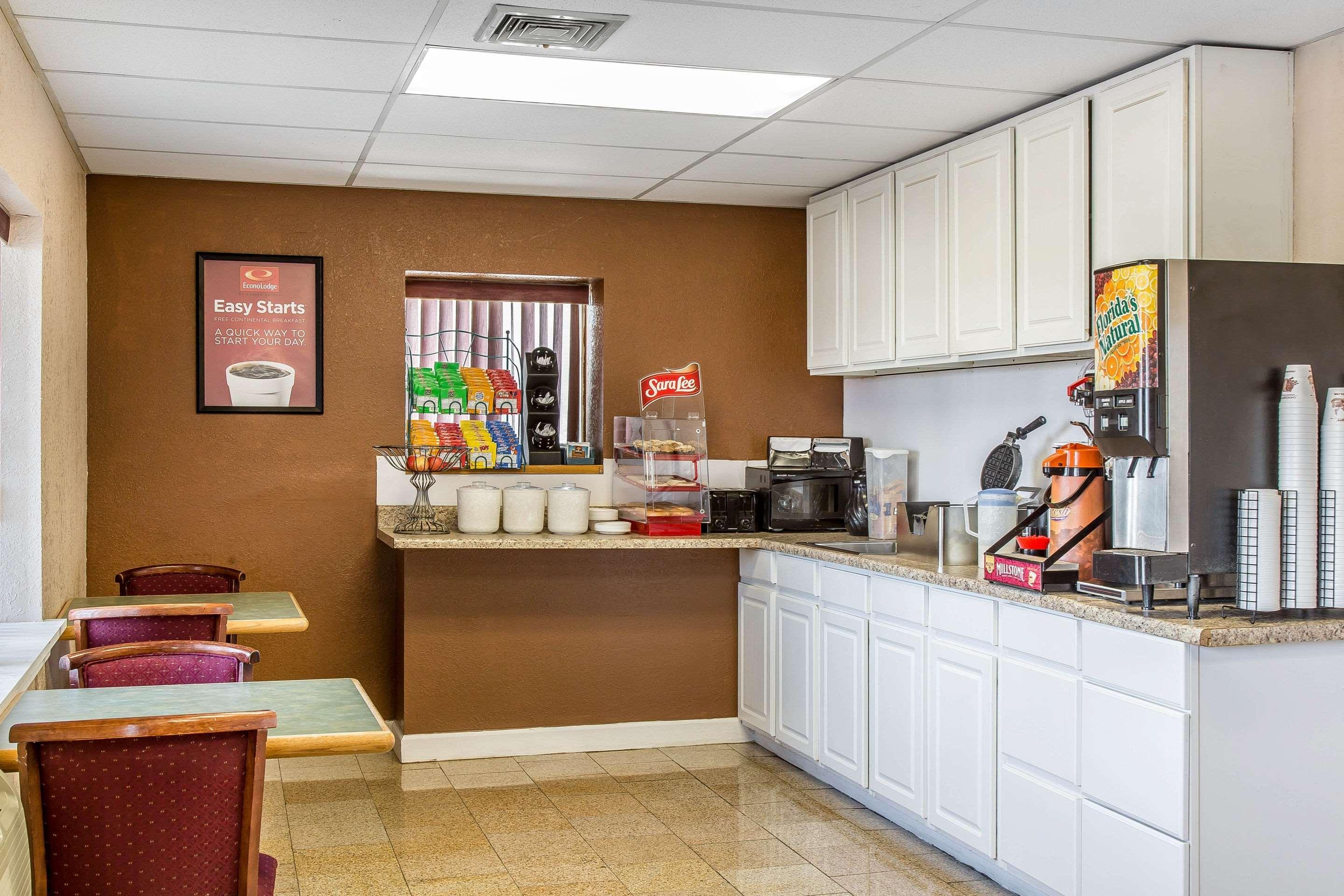 Econo Lodge Cranston - Providence Eksteriør bilde