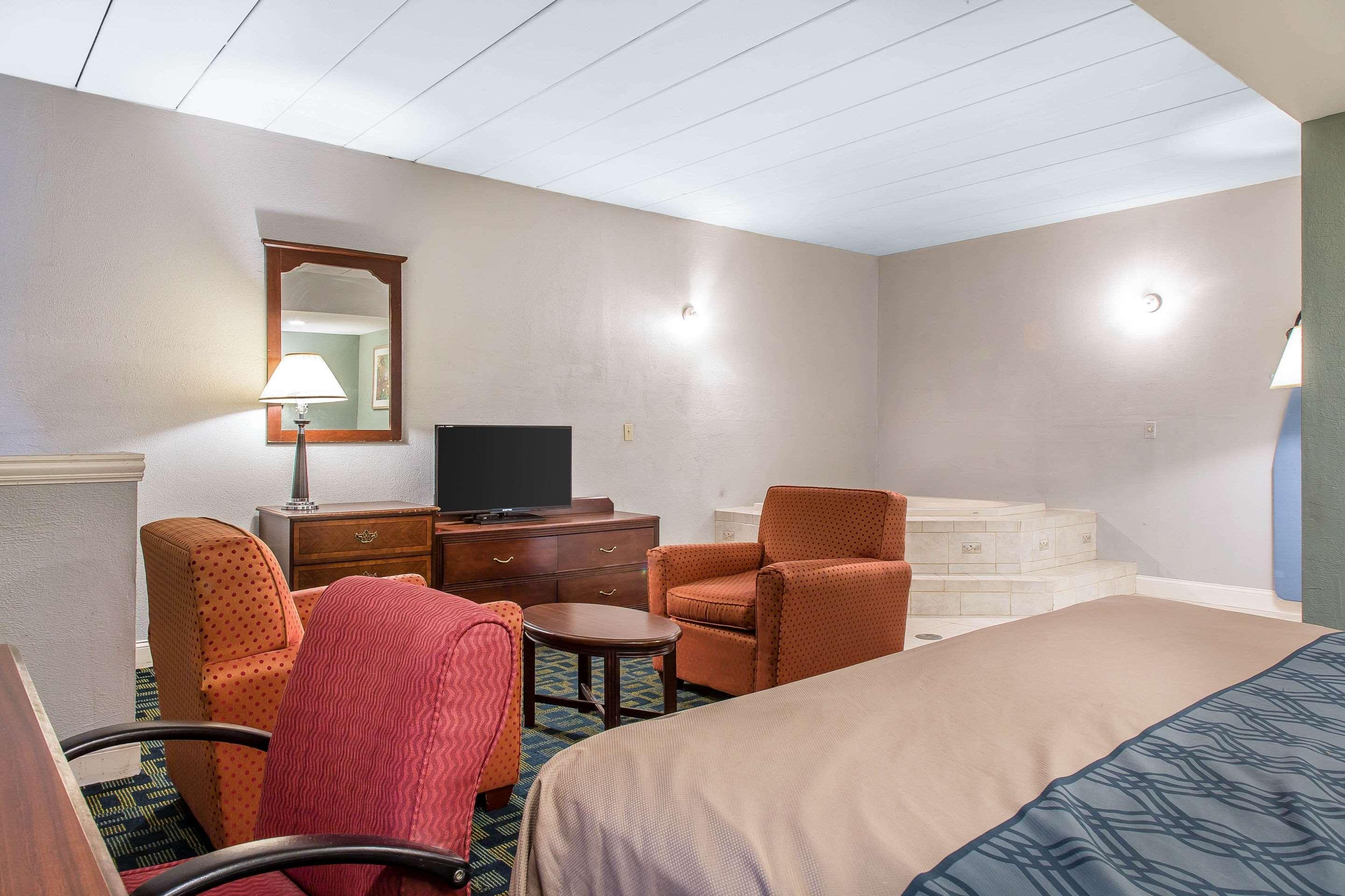 Econo Lodge Cranston - Providence Eksteriør bilde