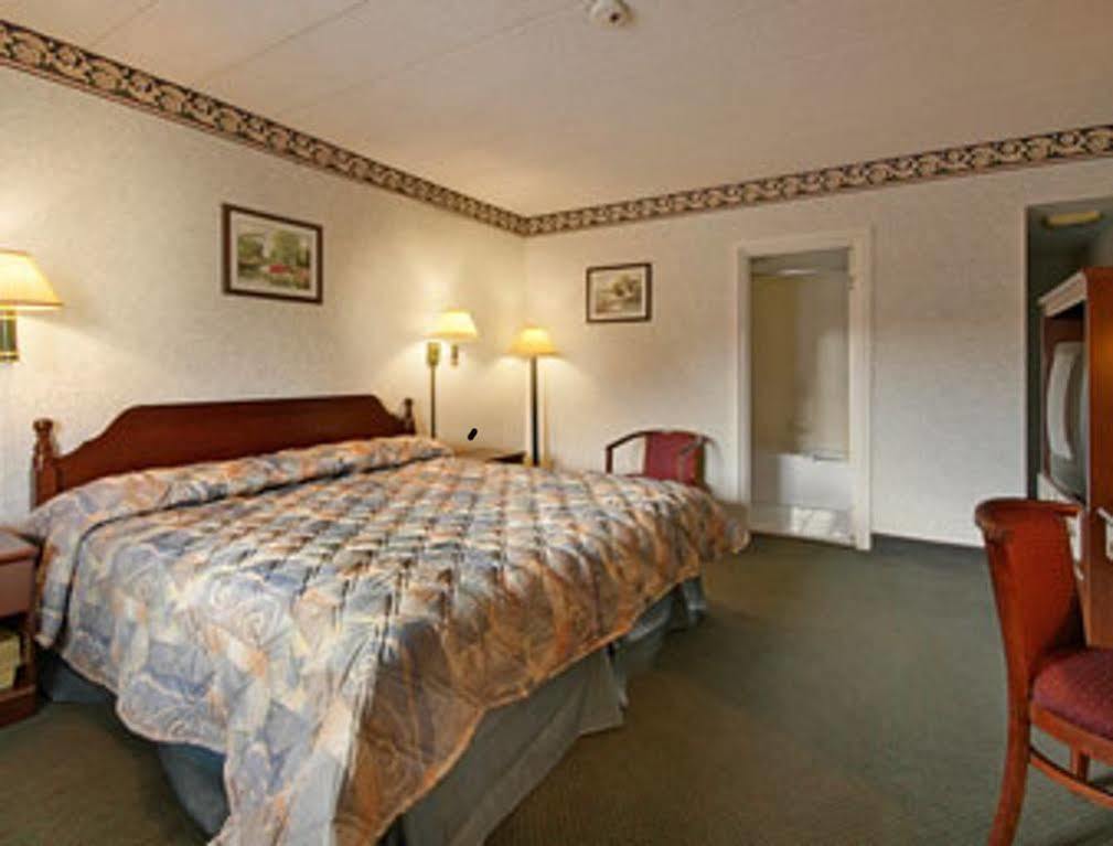 Econo Lodge Cranston - Providence Eksteriør bilde