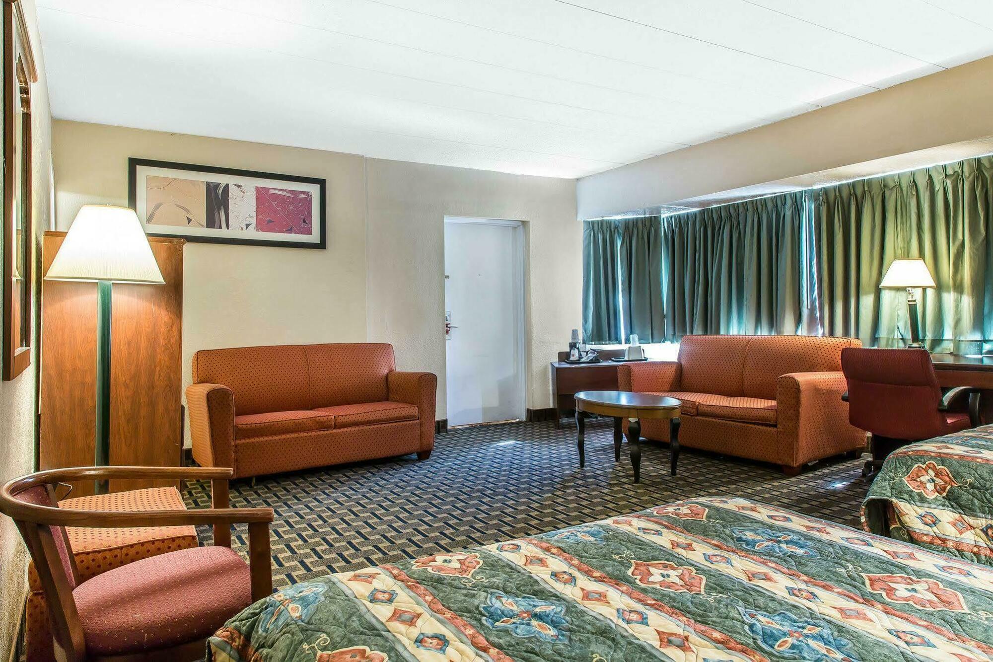 Econo Lodge Cranston - Providence Eksteriør bilde